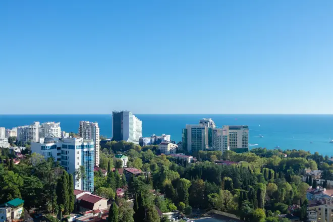 Спрос сместился внутрь региона: кто покупает недвижимость в Сочи в 2025 году