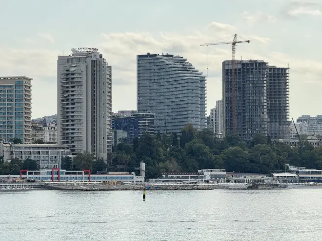 Почему в Сочи продолжают строить, несмотря на спад: рынок, который не замер