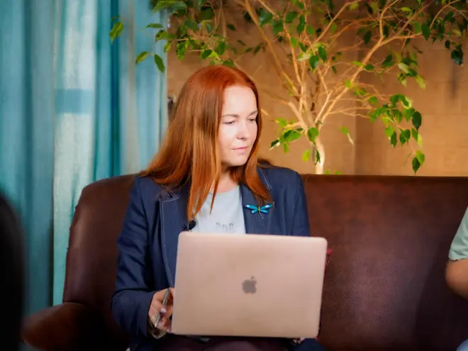 Купил, но не оформил: почему приостановка сделок в Росреестре не защитит от мошенников — а может навредить