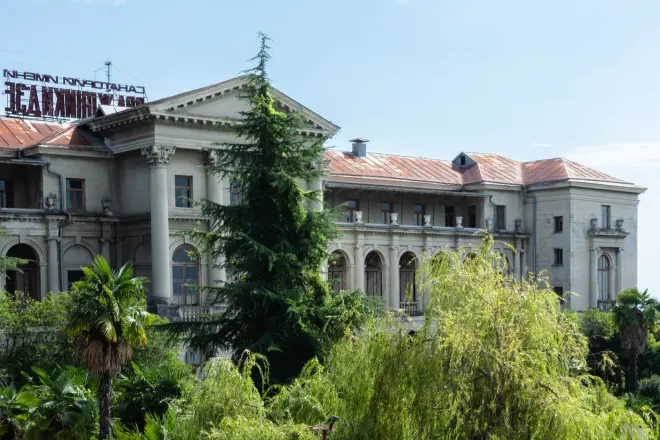 Спрос сместился внутрь региона: кто покупает недвижимость в Сочи в 2025 году