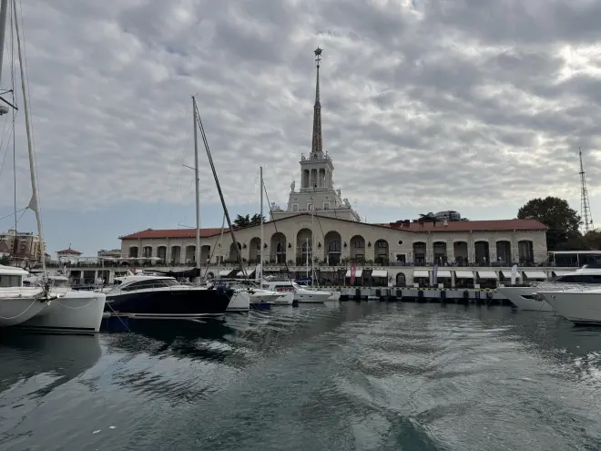 Почему в Сочи продолжают строить, несмотря на спад: рынок, который не замер