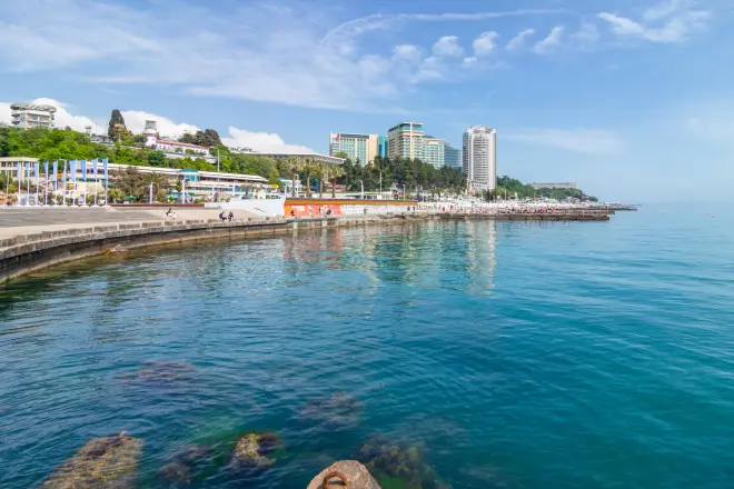 В Сочи открыли движение по новому путепроводу: трасса в обход Адлера выходит на первый этап