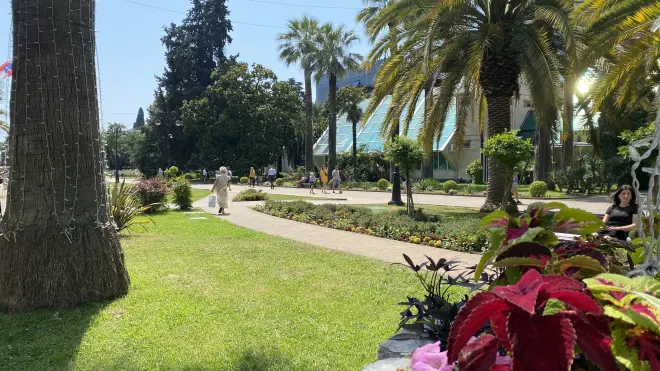 Красная Площадь в Сочи - образец элитной жизни на курорте #5