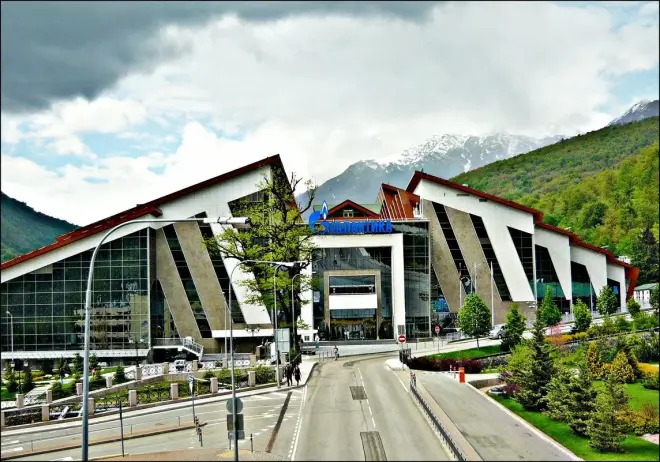 Красная Поляна - зеленая долина среди гор, с развитой инфраструктурой и 4 горнолыжными курортами европейского уровня #2