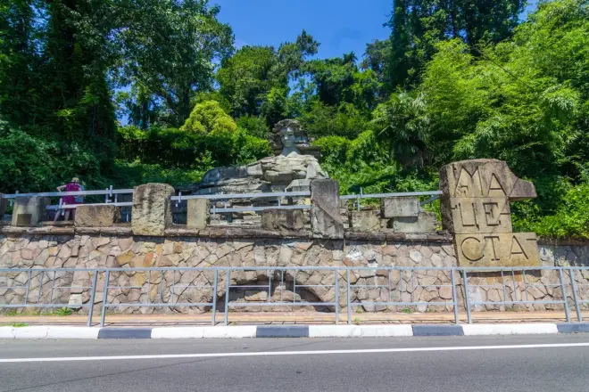 Приморье - район звезд спорта и бизнесменов на берегу моря, окруженный элитными отелями и старинными санаториями #3