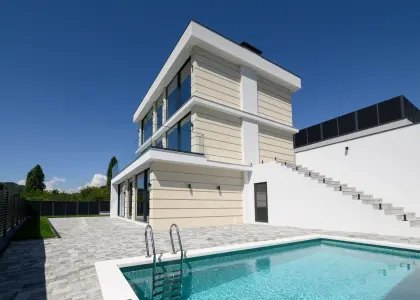 Дом, 230 м² - фото 1