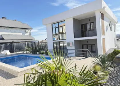 Дом, 200 м² - фото 1