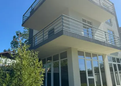 Дом, 225 м² - фото 1