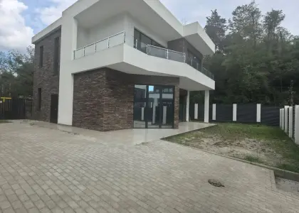 Дом в коттеджном городке, 220 м² - фото 1