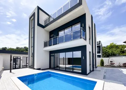 Дом, 215 м² - фото 1