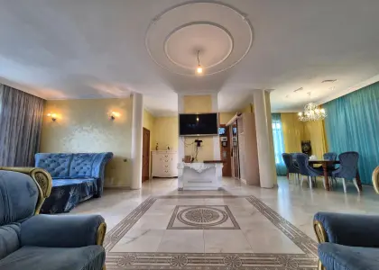 Дом, 200 м² - фото 1