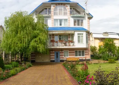 Дом, 370 м² - фото 1