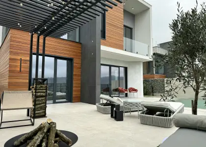 Дом, 240 м² - фото 1