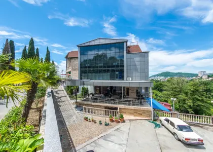 Торгово-развлекательная - фото 1