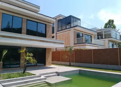 Дом в коттеджном городке, 310 м² - фото 1