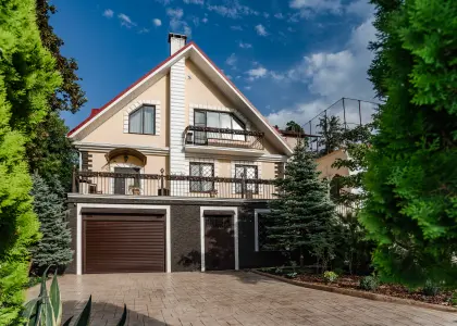 Дом в коттеджном городке, 260 м² - фото 1