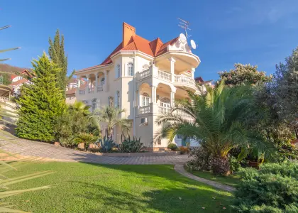 Дом, 400 м² - фото 1