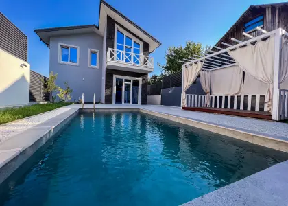 Дом, 180 м² - фото 1