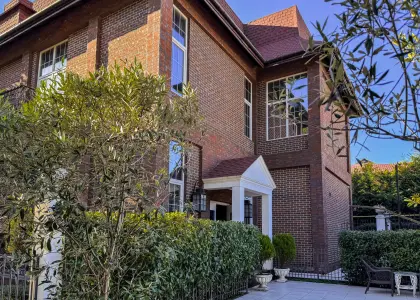 Дом, 240 м² - фото 1