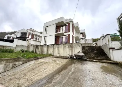 Дом, 220 м² - фото 1
