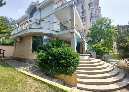 Дом, 397.6 м² - фото 1