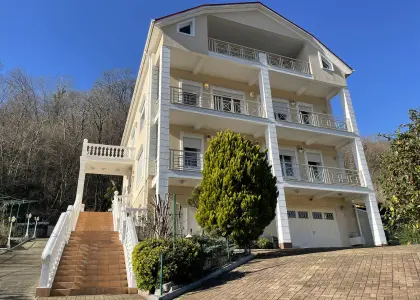 Дом, 584 м² - фото 1