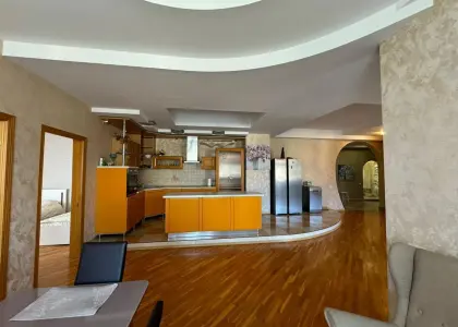 3-комнатная квартира, 190 м² - фото 1