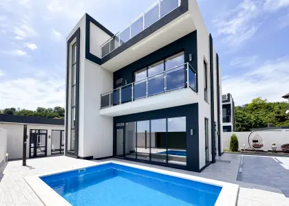 Дом в коттеджном городке, 215 м² - фото 1