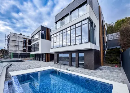 Дом в коттеджном городке, 258 м² - фото 1