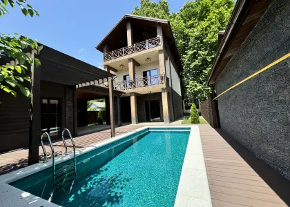 Дом, 200 м² - фото 1