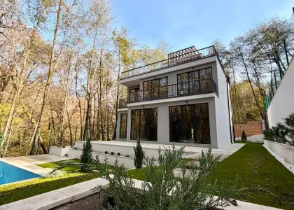 Дом, 260 м² - фото 1