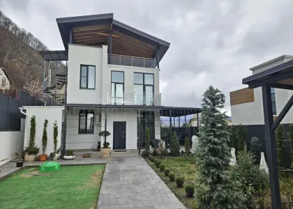 Дом, 260 м² - фото 1