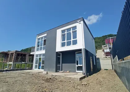 Дом в коттеджном городке, 180.9 м² - фото 1