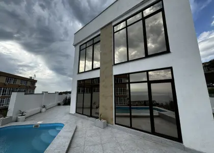 Дом в коттеджном городке, 400 м² - фото 1