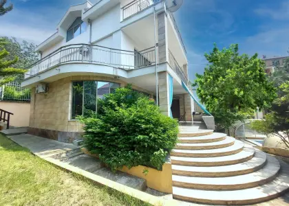 Дом, 397.6 м² - фото 1