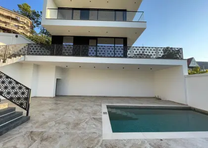 Дом в коттеджном городке, 200 м² - фото 1