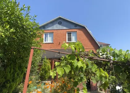 Дом, 200 м² - фото 1