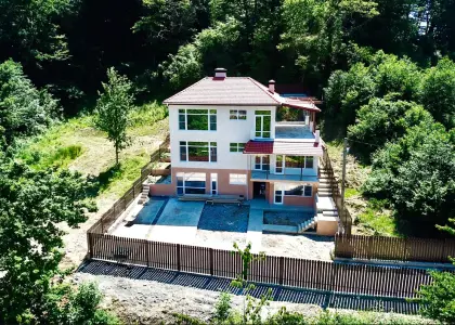 Дом, 303 м² - фото 1