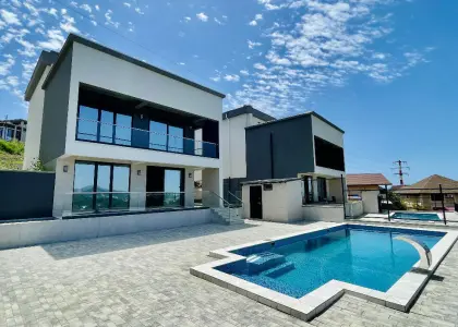 Дом, 300 м² - фото 1