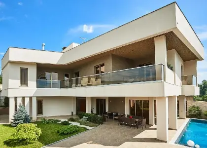 Дом, 687 м² - фото 1