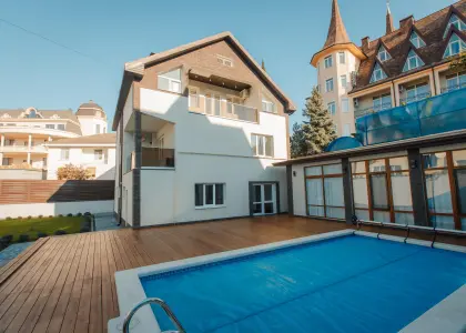 Дом, 300 м² - фото 1