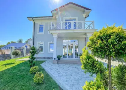 Дом в коттеджном городке, 180 м² - фото 1