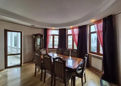 4-комнатная квартира, 190 м² - фото 1