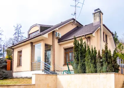 Дом, 240 м² - фото 1