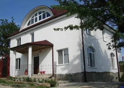 Дом, 280 м² - фото 1