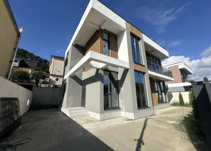 Дом, 180 м² - фото 1