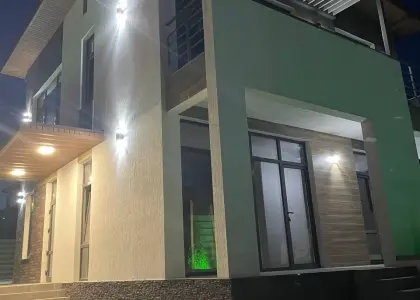 Дом, 180 м² - фото 1