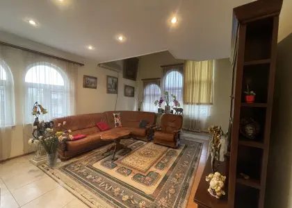 Дом, 258 м² - фото 1