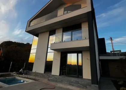 Дом, 200 м² - фото 1