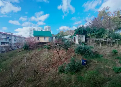 Участок в черте города - фото 1